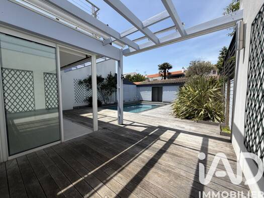 Maison à vendre 999 000 € 4 pièces 3 chambres 178 m² 292 m² de terrain Saint Eloi La Rochelle 17000