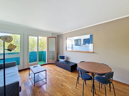 Appartement à louer 1 280 € 2 pièces 1 chambre 45,1 m² Étage 2/3 Les Blagis Bourg-la-Reine 92340