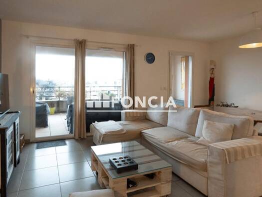 Appartement à vendre 219 000 € 3 pièces 2 chambres 66,1 m² Étage 3/3 La Ville Tournon-sur-Rhône 07300