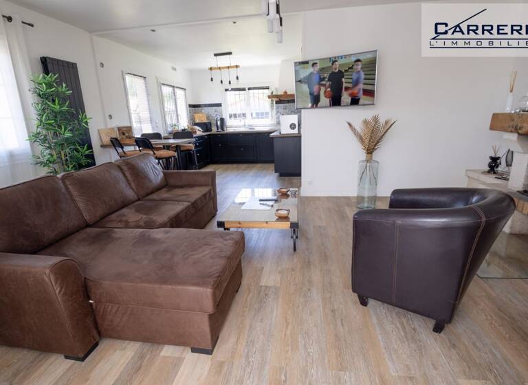 Maison de plain-pied à vendre 344 850 € 5 pièces 3<br/>chambres 99 m²<br/>superficie 1 464 m²<br/>terrain Fargues St Hilaire 33370