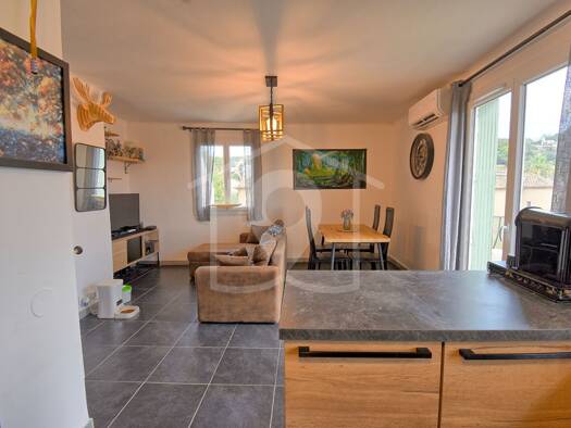 Appartement à vendre 190 800 € 3 pièces 2 chambres 60 m² Étage 4/4 Les Issarts Vallauris 06220