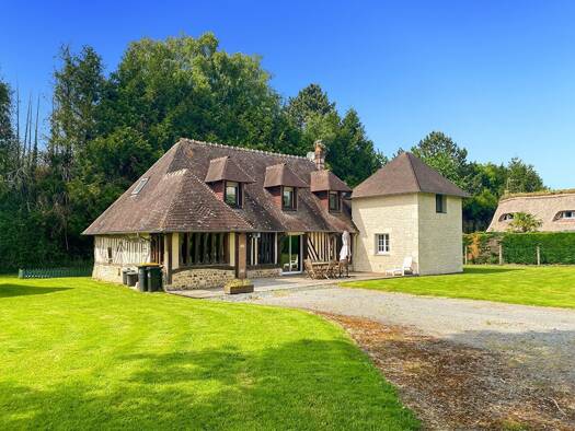 Maison de plain-pied à vendre 339 500 € 6 pièces 4 chambres 163 m² 1 885 m² de terrain Lieurey 27560