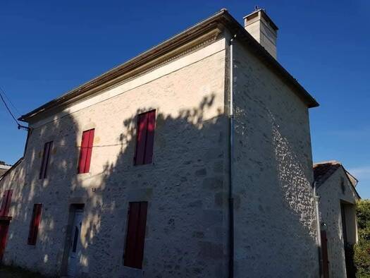 Maison à louer 950 € 4 pièces 3 chambres 132 m² Gensac 33890