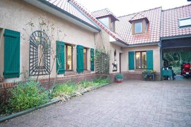 Maison à louer 1 700 € 5 pièces 4 chambres 141 m² 416 m² de terrain Saint-Fuscien 80680