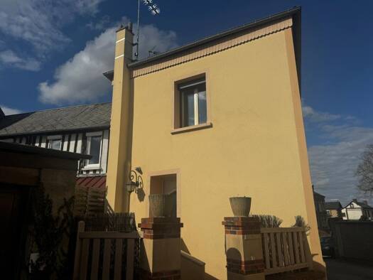 Maison de ville à vendre 109 000 € 3 pièces 2 chambres 65,8 m² 50 m² de terrain Conches-en-Ouche 27190