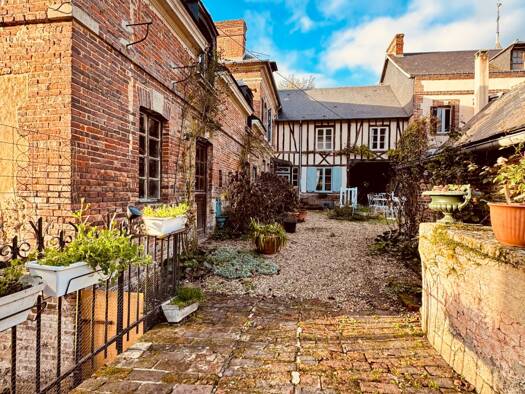 Maison à vendre 240 000 € 6 pièces 4 chambres 135 m² 1 150 m² de terrain La Ferrière-sur-Risle 27760