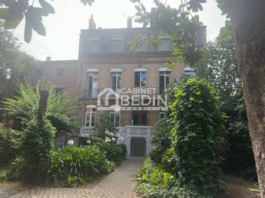 Local commercial à louer 2 100 € 141,3 m² de surface de vente Toulouse 31400