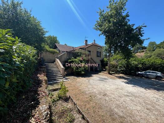 Maison à vendre 299 000 € 9 pièces 5 chambres 232 m² 2 576 m² de terrain Luzech 46140