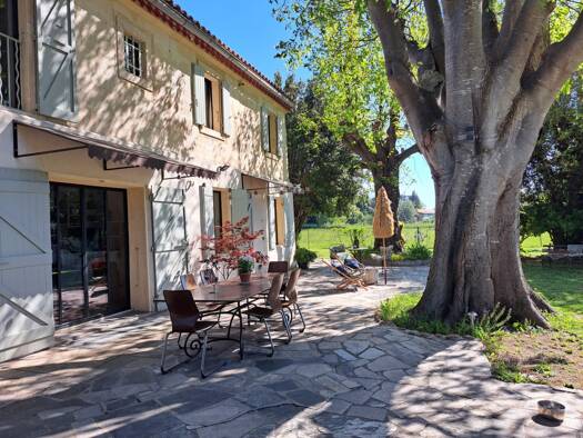 Ferme à vendre 970 000 € 7 pièces 5 chambres 185 m² 11 000 m² de terrain Raphèle les Arles-La Jansonne Arles 13200