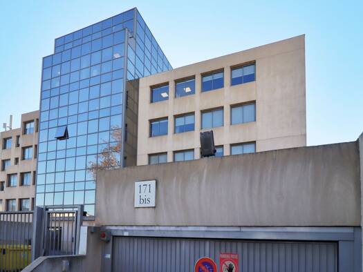 Espace bureau à vendre 1 058 000 € 485,83 m² de bureaux divisible de 200 m² à 1 m² Marseille 2ème arrondissement 13002