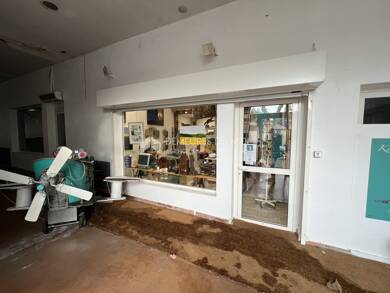 Local commercial à vendre 75 500 € 54 m² de surface de vente Quissac 30260