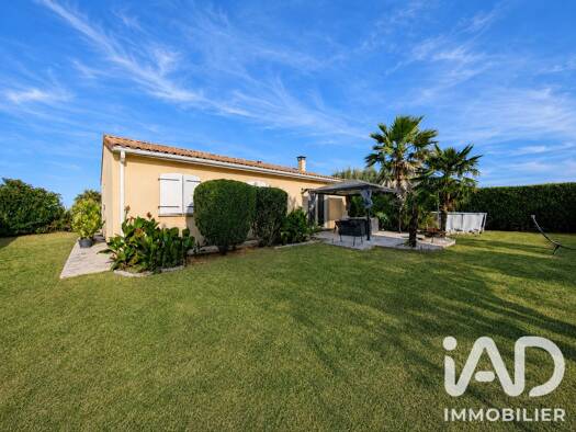 Maison de plain-pied à vendre 194 000 € 5 pièces 3 chambres 86 m² 1 127 m² de terrain Saint-Seurin-sur-l'Isle 33660