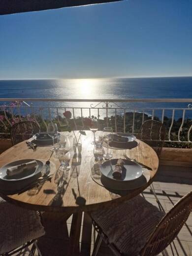 Maison à louer 3 150 € 4 pièces 3 chambres 130 m² Le Dramont-Agay-Anthéor-Le Trayas Saint-Raphaël 83700
