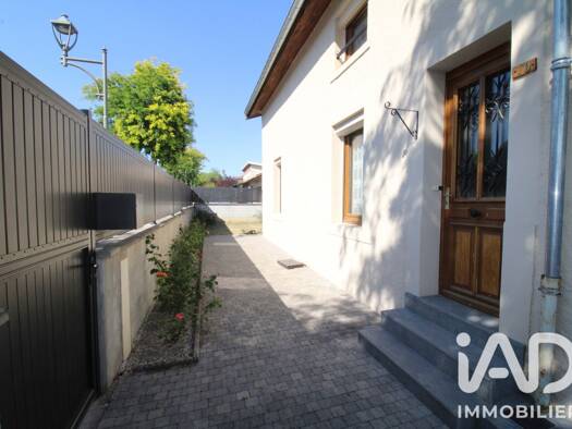 Maison à vendre 242 000 € 5 pièces 3 chambres 126 m² 388 m² de terrain Saint-Nicolas-de-Port 54210