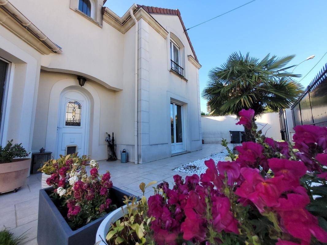 Maison à vendre, 158m², SAINT MAUR DES FOSSES