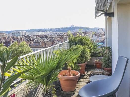 Appartement en viager Bouquet 288 520 € 4 pièces 2 chambres 99 m² Étage 9/9 Lyon 6ème 69006
