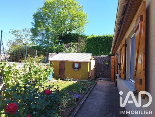 Maison de plain-pied à vendre 230 000 € 6 pièces 3 chambres 84 m² 669 m² de terrain La Cavalerie 12230