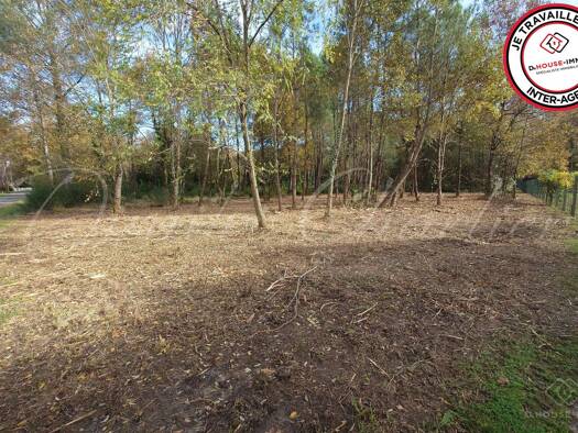 Terrain constructible à vendre 79 500 € 3 700 m² de terrain Saint-Sauveur 33250