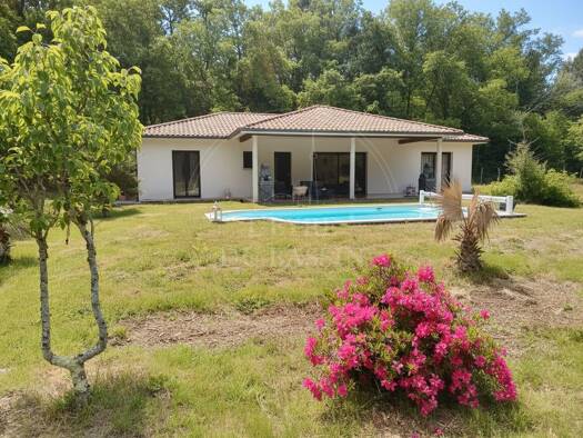 Maison de plain-pied à vendre - Première occupation 531 000 € 4 pièces 3 chambres 131 m² 12 170 m² de terrain Salles 33770