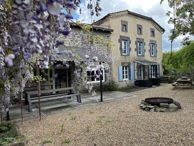 Maison à vendre 310 000 € 8 pièces 5 chambres 265 m² 1 700 m² de terrain Auriac-l'Église 15500
