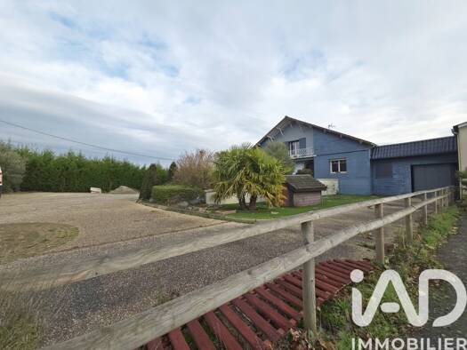 Maison à vendre 332 000 € 10 pièces 6 chambres 377 m² 4 005 m² de terrain Sèvremont 85700