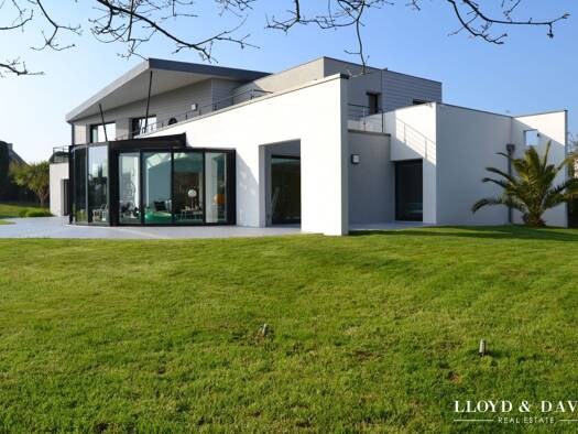 Maison à vendre 1 759 000 € 9 pièces 5 chambres 337,5 m² 2 131 m² de terrain Beuzec Conq-Lochrist-Parc-Menez Concarneau 29900