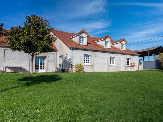 Maison à vendre 450 000 € 7 pièces 2 chambres 276,71 m² Exterieur Haut Bellerive-sur-Allier 03700