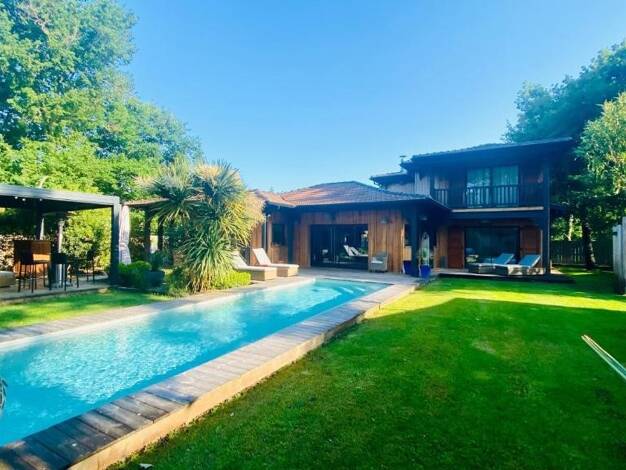Villa à vendre 1 160 000 € 8 pièces 6 chambres 221 m² 1 424 m² de terrain Lege Bourg Lège-Cap-Ferret 33950