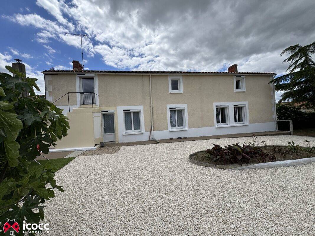 Maison à vendre, 222m², LES MAGNILS REIGNIERS