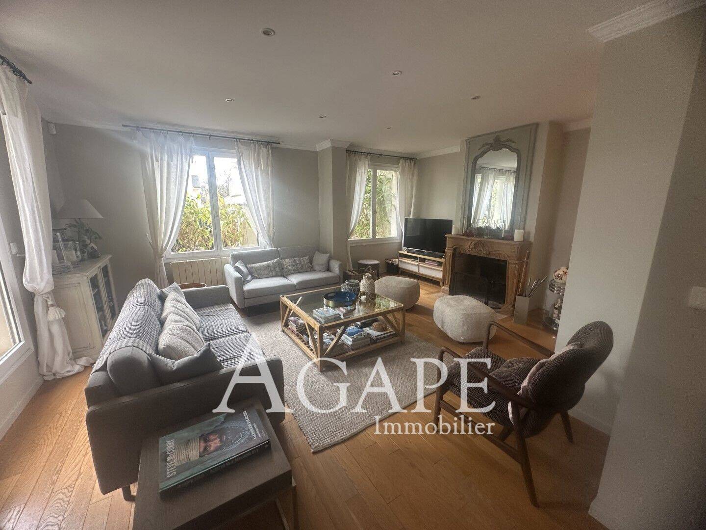 Maison à vendre, 203m², SAINT MAUR DES FOSSES