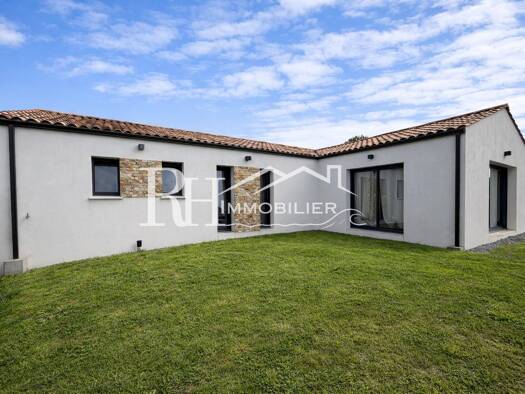 Maison de plain-pied à vendre 406 000 € 6 pièces 3 chambres 133,8 m² 599 m² de terrain Le Fenouiller 85800