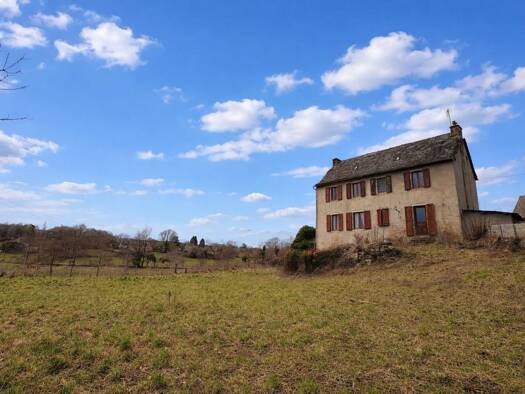 Maison à vendre 165 000 € 6 pièces 5 chambres 105 m² 2 031 m² de terrain Sénergues 12320