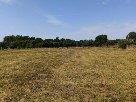 Terrain constructible à vendre 49 500 € 2 614 m² de terrain Bassac 16120