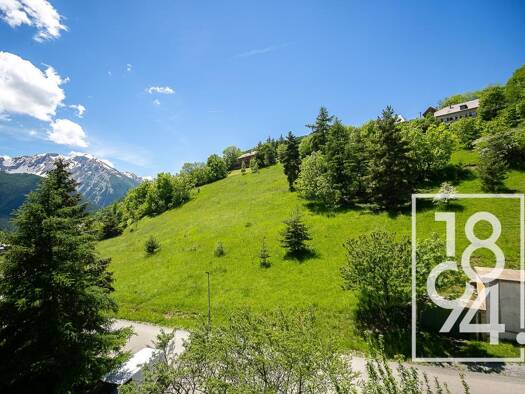 Duplex à vendre 199 000 € 3 pièces 2 chambres 59 m² 3ème étage Uvernet-Fours 04400