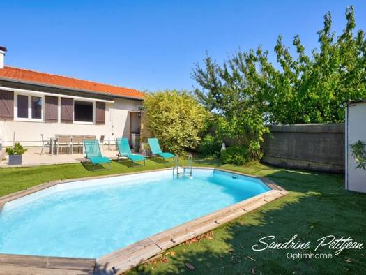 Maison de plain-pied à vendre 365 000 € 5 pièces 4 chambres 108 m² 555 m² de terrain Saint-André-de-Corcy 01390