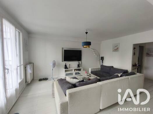 Appartement à vendre 154 000 € 4 pièces 3 chambres 81,5 m² Étage 2/4 Montjoyeux Tours 37200