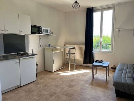 Appartement à louer 440 € 1 pièce 20 m² 1er étage Ivry-la-Bataille 27540