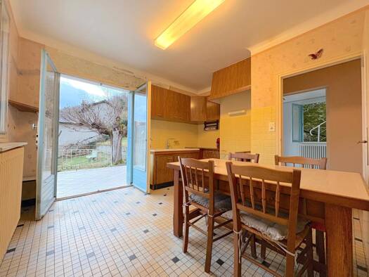 Maison à vendre 53 000 € 4 pièces 3 chambres 90 m² 2 120 m² de terrain Entraygues-sur-Truyère 12140