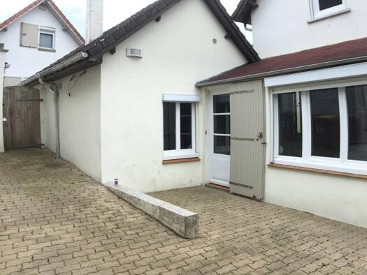 Local commercial à louer 600 € 70 m² de surface de vente Fréthun 62185