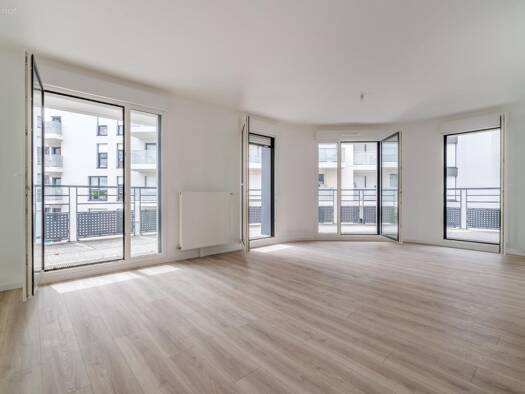 Appartement à vendre 446 250 € 5 pièces 3 chambres 82 m² 3ème étage Colombes 92700