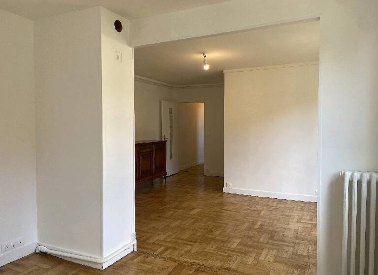 Appartement à louer 1 150 € 4 pièces 3<br/>chambres 68 m²<br/>superficie 1/3<br/>étage Villiers sur Marne 94350