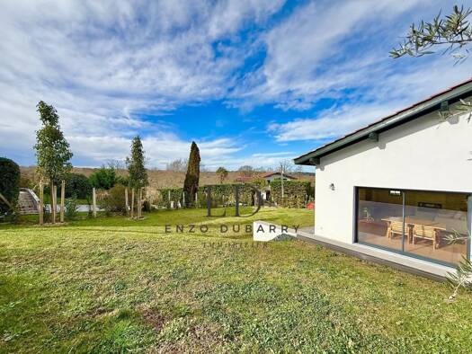 Maison de ville à vendre 898 000 € 5 pièces 4 chambres 145 m² 715 m² de terrain Ahetze 64210