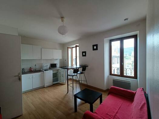 Appartement à louer 360 € 1 pièce 24 m² 3ème étage dès le 01/05/2026 Centre Villle Privas 07000