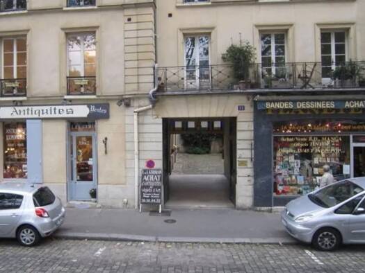 Local commercial à louer 2 290 € 38 m² de surface de vente Notre Dame Versailles 78000
