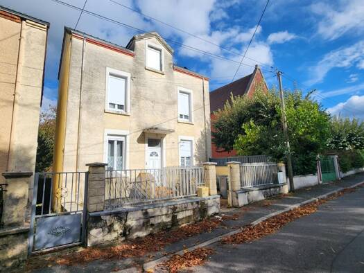 Maison à vendre 132 000 € 4 pièces 3 chambres 117 m² 502 m² de terrain Bel Air Montceau-les-Mines 71300