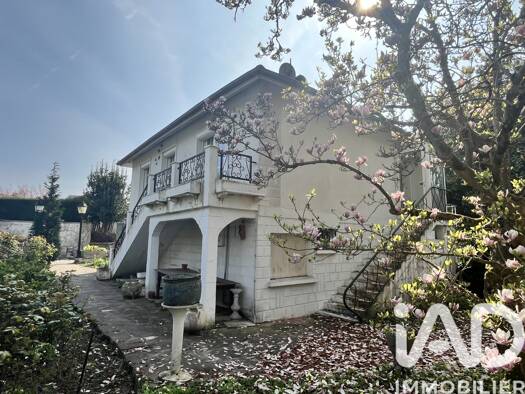 Maison à vendre 239 000 € 3 pièces 2 chambres 78 m² 659 m² de terrain Ormoy 91540