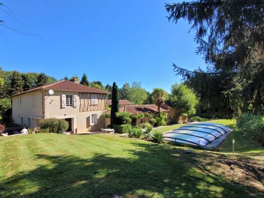 Villa à vendre 789 000 € 5 pièces 4 chambres 263 m² 70 000 m² de terrain Berdoues 32300