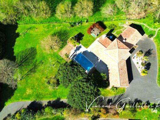 Villa à vendre 549 900 € 6 pièces 4 chambres 170 m² 3 756 m² de terrain Port-Saint-Père 44710