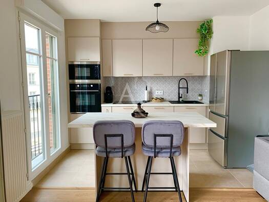 Appartement à louer 1 690 € 3 pièces 2 chambres 74 m² Étage 2/3 Serris 77700