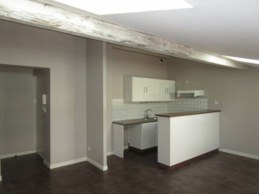 Appartement à louer 540 € 1 pièce 44 m² RDC La Prade-Le Palais Carcassonne 11000